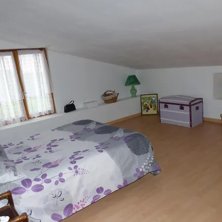 Ancienne Ferme, A L'etage Homestay